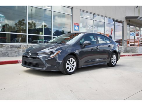 Used 2023 Toyota Corolla LE image 1