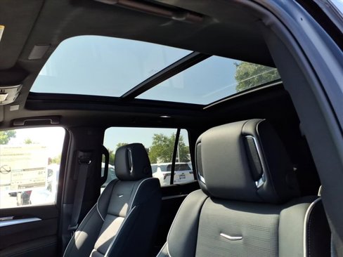 New 2026 Cadillac Escalade Luxury w/ LPO, Floor Liner Package image 14