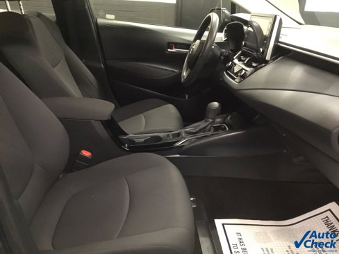 Used 2021 Toyota Corolla LE image 32