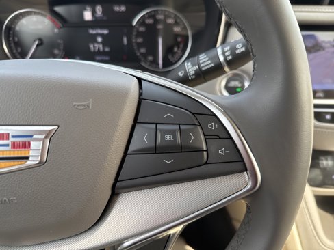 Used 2025 Cadillac XT5 Premium Luxury image 18