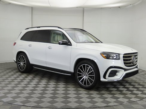 New 2026 Mercedes-Benz GLS 580 4MATIC image 3