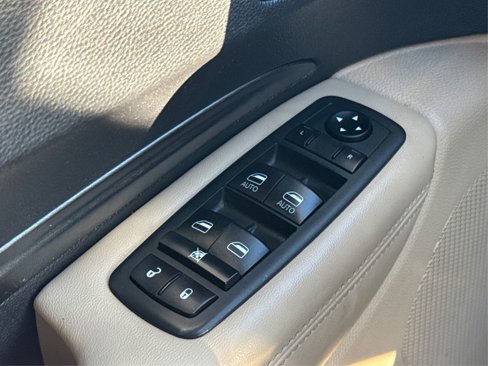 Used 2021 Dodge Durango SXT w/ 3rd Row Seating Group image 36