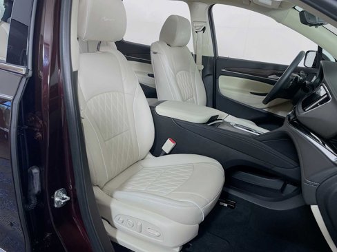 Used 2024 Buick Enclave Avenir w/ Avenir Technology Package image 29