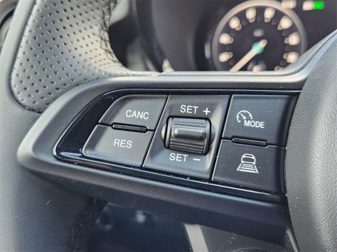 New 2025 Alfa Romeo Tonale w/ Premium Package image 15