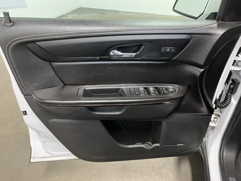 Used 2016 Chevrolet Traverse LTZ image 20