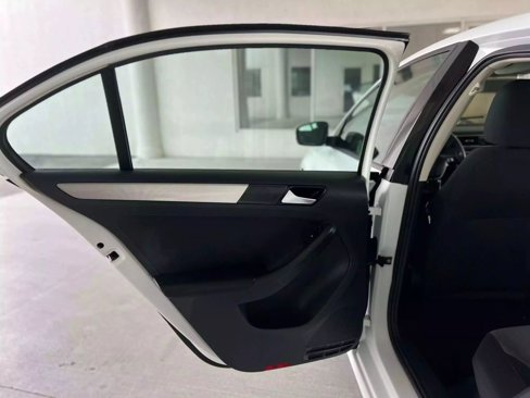 Used 2018 Volkswagen Jetta S image 14