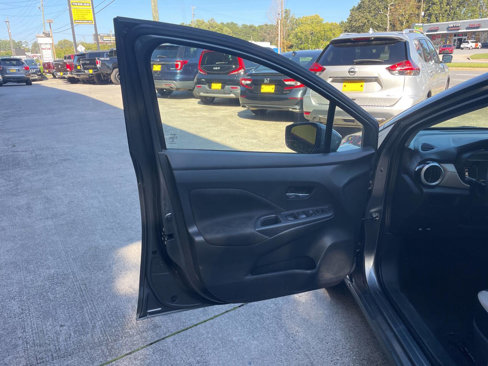 Used 2021 Nissan Versa SV image 8