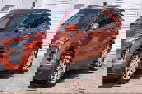 Used 2019 Cadillac XT4 Luxury w/ Cold Weather Package image 7