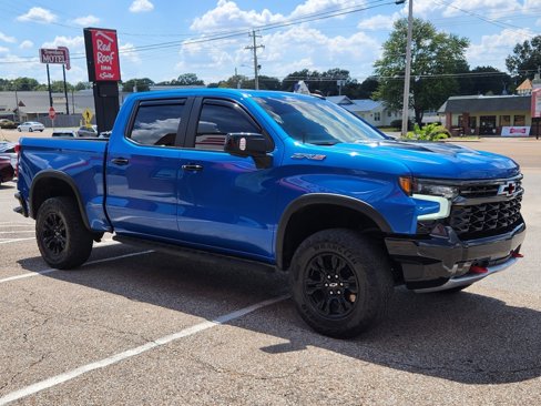 Used 2022 Chevrolet Silverado 1500 ZR2 image 7