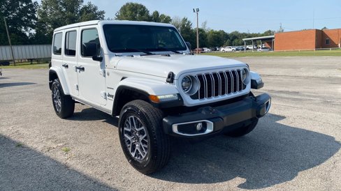 Used 2024 Jeep Wrangler Unlimited Sahara image 1