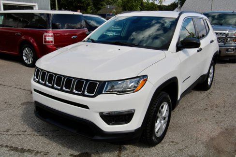 Used 2021 Jeep Compass Sport image 2