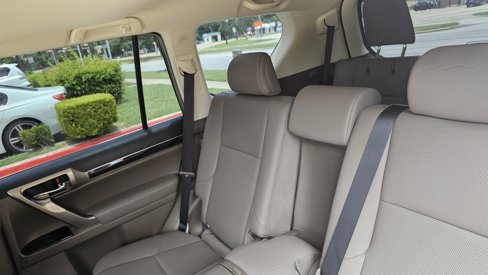 Used 2019 Lexus GX 460 w/ Navigation Package image 23
