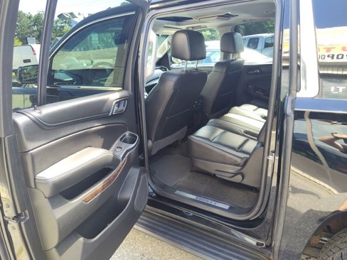 Used 2018 Chevrolet Suburban LT image 14