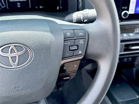 Used 2025 Toyota Camry LE image 15