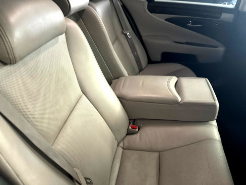 Used 2016 Lexus LS 460 w/ Comfort Package image 41