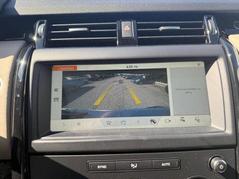 Used 2020 Land Rover Discovery SE image 18