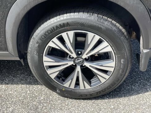 Certified 2023 Nissan Rogue SV image 10
