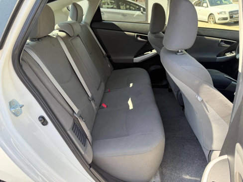 Used 2013 Toyota Prius Plug-In Hybrid image 28