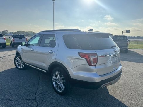 Used 2017 Ford Explorer Limited w/ Equipment Group 301A image 7