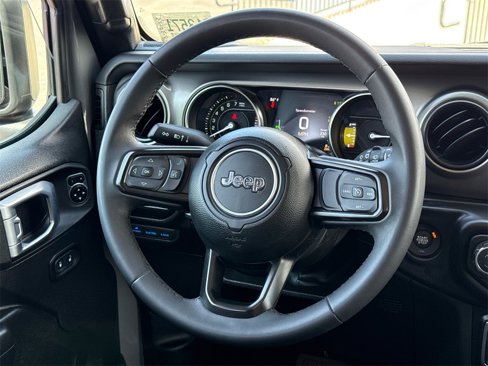 Used 2023 Jeep Wrangler Unlimited image 25