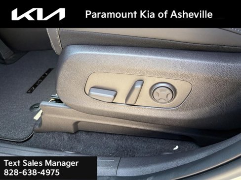 New 2026 Kia Carnival EX image 18