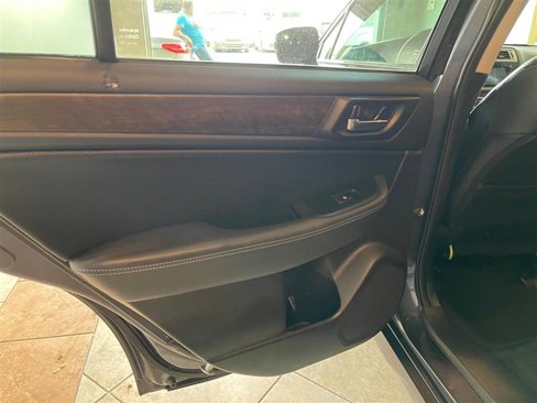 Used 2017 Subaru Outback 3.6R Limited image 72