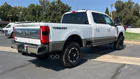 New 2026 Ford F250 4x4 Crew Cab Super Duty image 4