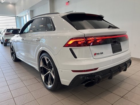 New 2025 Audi RS Q8 performance image 5