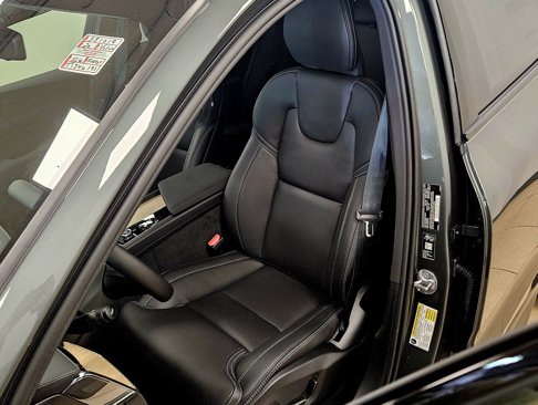New 2026 Volvo XC60 B5 Ultra w/ Climate Package image 43