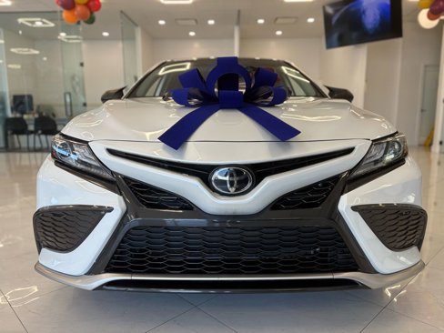 Used 2021 Toyota Camry XSE image 2
