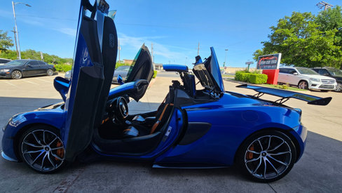 Used 2019 McLaren 570S Spider image 22