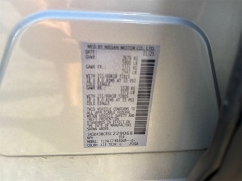 Used 2025 Nissan Pathfinder SV image 31