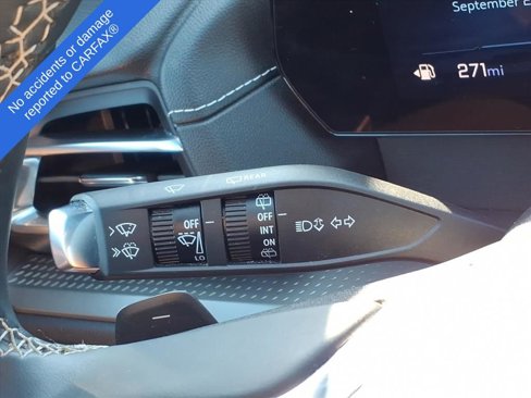 Used 2025 Chevrolet Traverse LT image 22