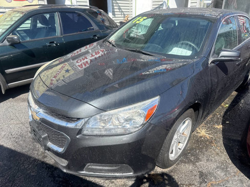 Used 2015 Chevrolet Malibu LT image 2