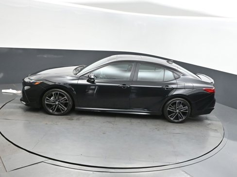 Used 2025 Toyota Camry XSE image 30