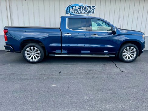 Used 2022 Chevrolet Silverado 1500 High Country w/ Technology Package image 3
