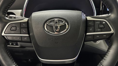 Certified 2022 Toyota Highlander Platinum image 38