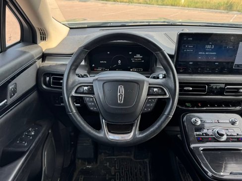 Used 2023 Lincoln Nautilus AWD w/ Premium Package image 10