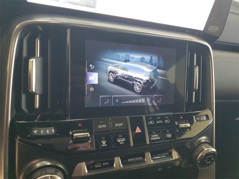 New 2025 Lexus LX 700h Overtrail image 33