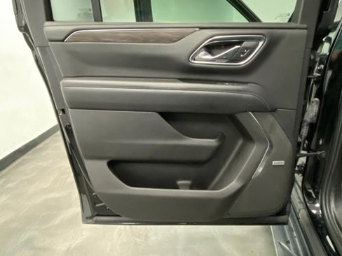 Used 2021 Chevrolet Suburban LT image 43