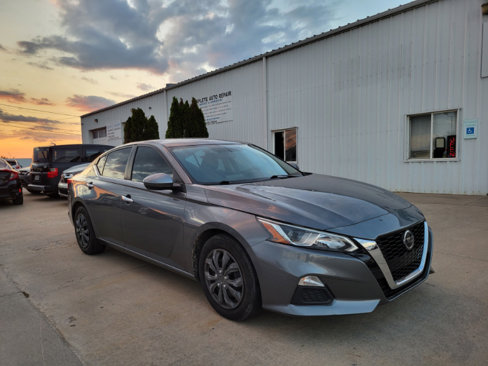 Used 2020 Nissan Altima 2.5 S image 1