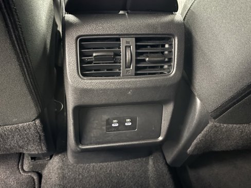 Used 2025 Nissan Rogue SV image 10