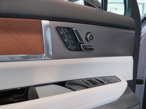 New 2026 Cadillac Vistiq Luxury w/ LPO, Floor Liner Package image 21