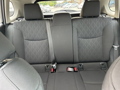 Used 2025 Toyota Corolla Cross LE image 37