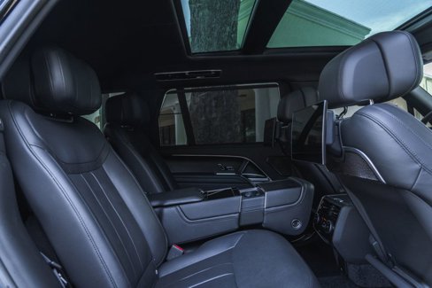 Used 2025 Land Rover Range Rover Long Wheelbase Autobiography image 32