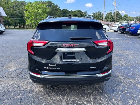 Used 2024 GMC Terrain SLT image 4