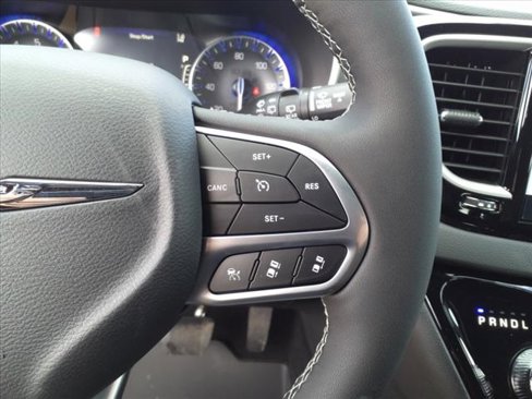 New 2025 Chrysler Voyager LX image 16