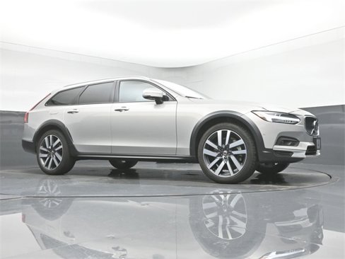 Used 2024 Volvo V90 B6 Cross Country Ultimate image 37
