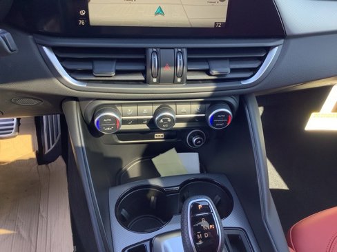 New 2025 Alfa Romeo Giulia Sprint w/ Veloce Package AWD image 16
