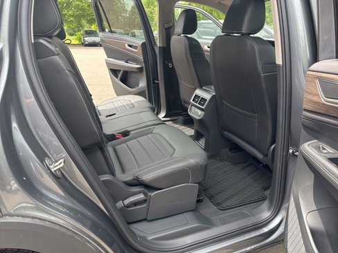 New 2025 Volkswagen Atlas SEL image 29